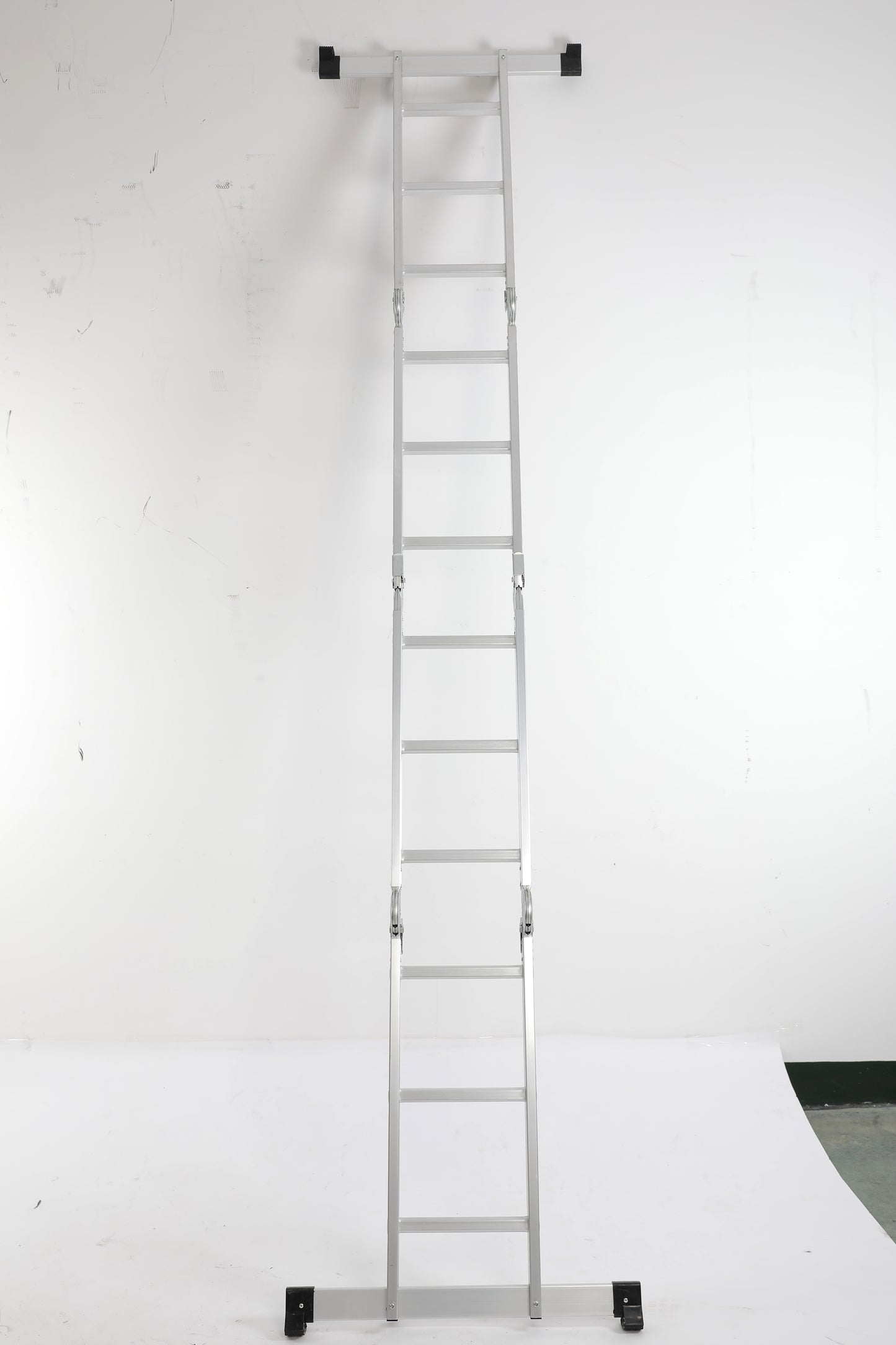 Échelle multifonction articulée aluminium 4×3 — pliable, charge 150 kg, conforme EN 131 / GS — MOQ 300